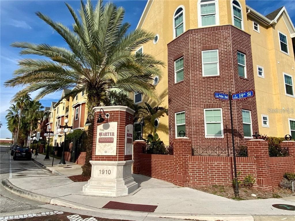 1910 E PALM AVENUE UNIT 8118 TAMPA, FL 33605