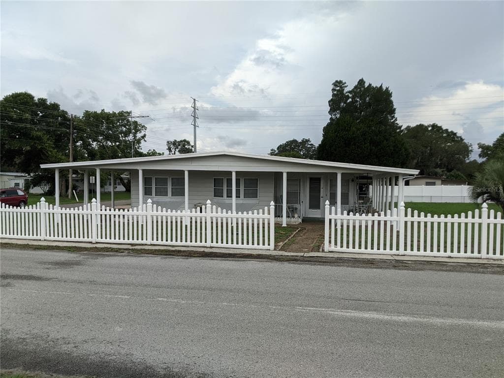 4733 ROYAL PALM DRIVE ZEPHYRHILLS, FL 33542
