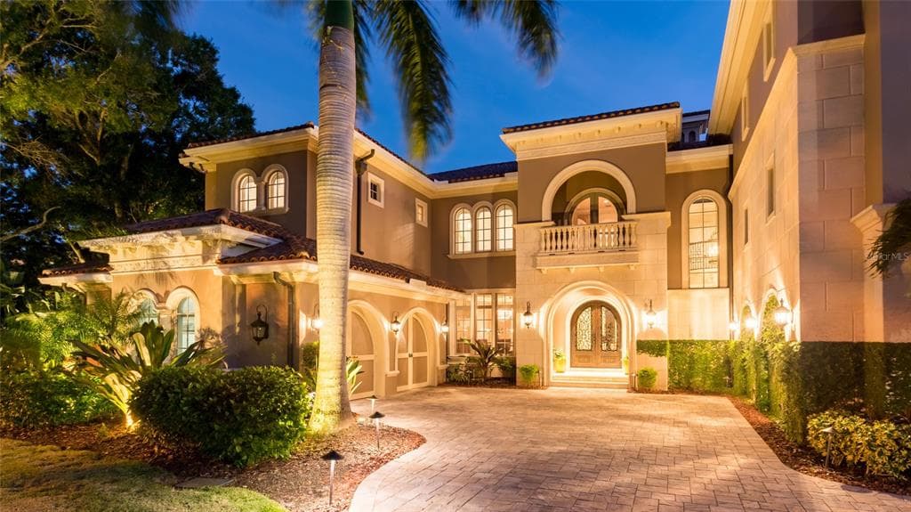 4918 SAINT CROIX DRIVE TAMPA, FL 33629