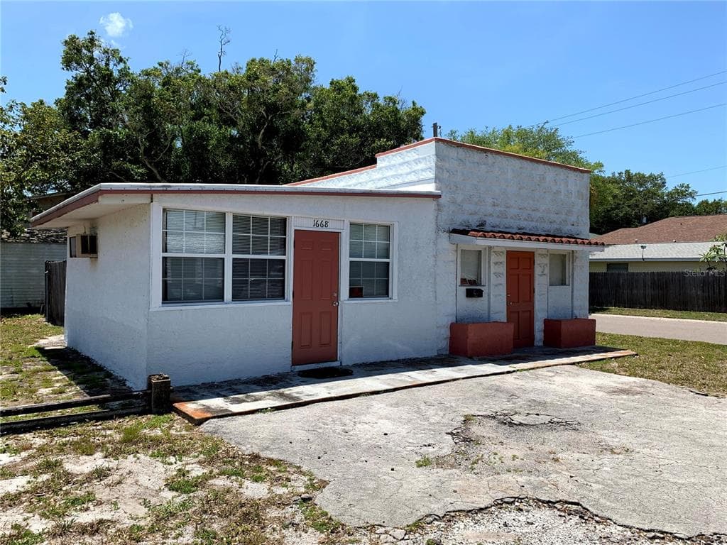 1668 28TH AVENUE N ST PETERSBURG, FL 33713