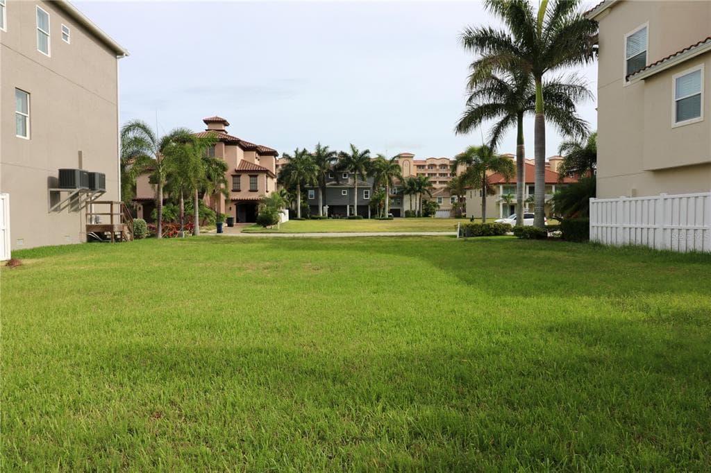 109 FOREST HILLS DRIVE REDINGTON SHORES, FL 33708