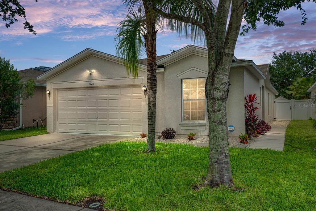 7710 CARRIAGE POINTE DRIVE GIBSONTON, FL 33534