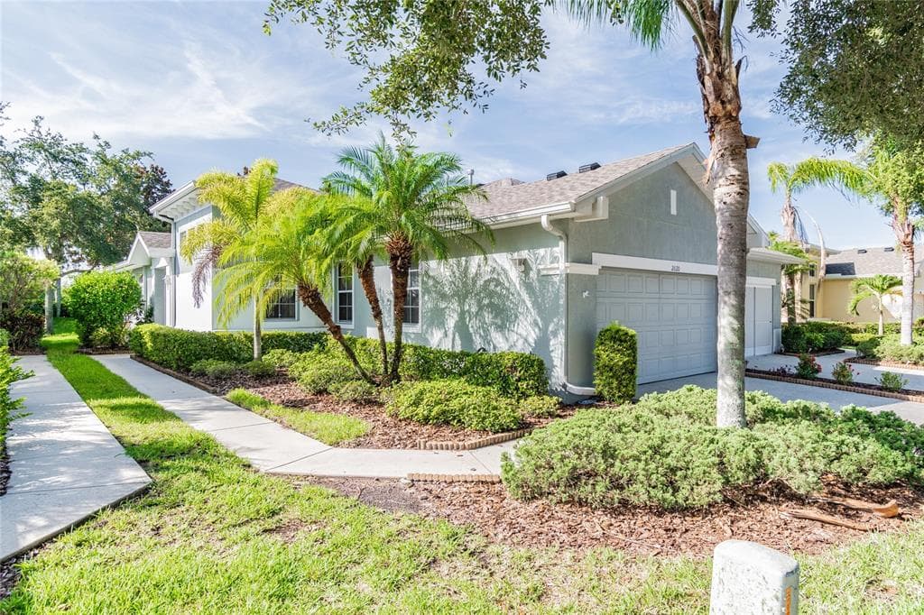 2020 SIFIELD GREENS WAY SUN CITY CENTER, FL 33573