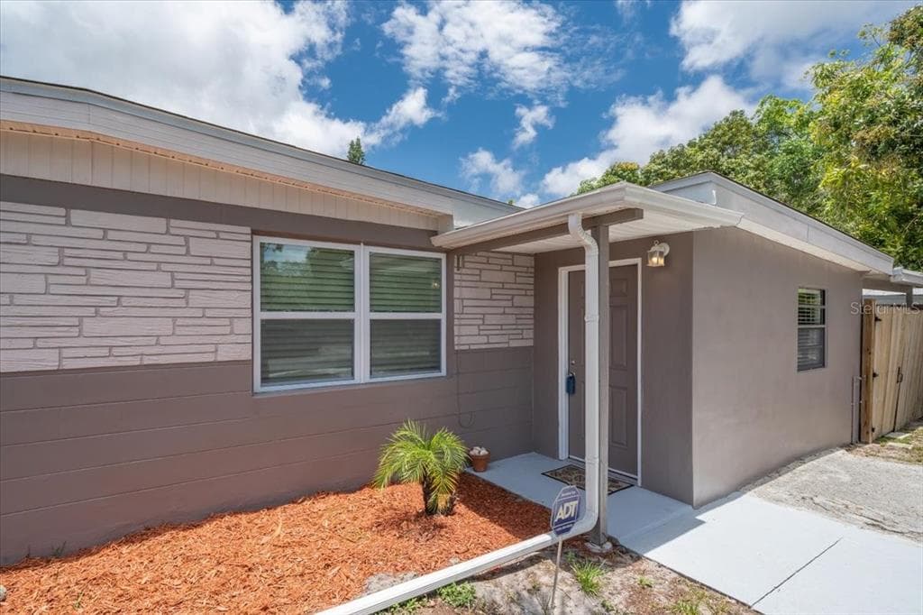 8217 PORTULACA AVENUE LARGO, FL 33777