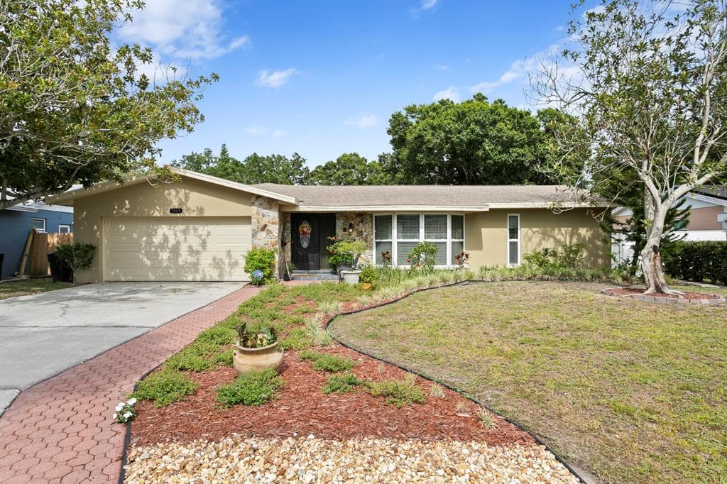 7565 21ST STREET N ST PETERSBURG, FL 33702