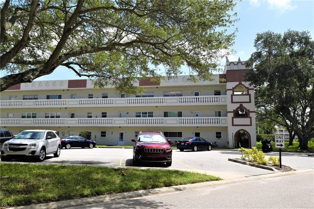 2284 SPANISH DRIVE UNIT 60 CLEARWATER, FL 33763