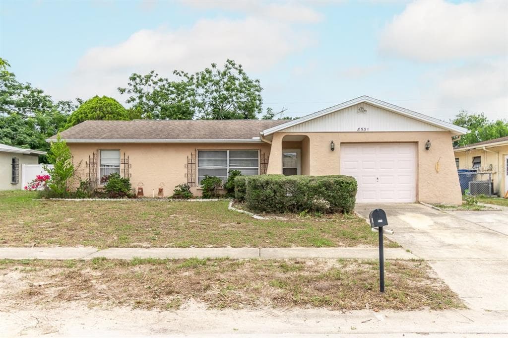 8531 WOODCREST DRIVE PORT RICHEY, FL 34668