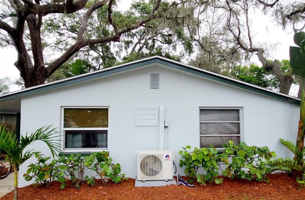 409 MILWAUKEE AVENUE DUNEDIN, FL 34698