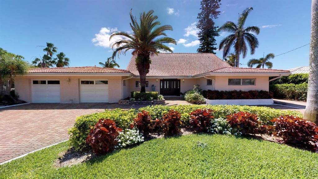 1981 E VINA DEL MAR BOULEVARD ST PETE BEACH, FL 33706