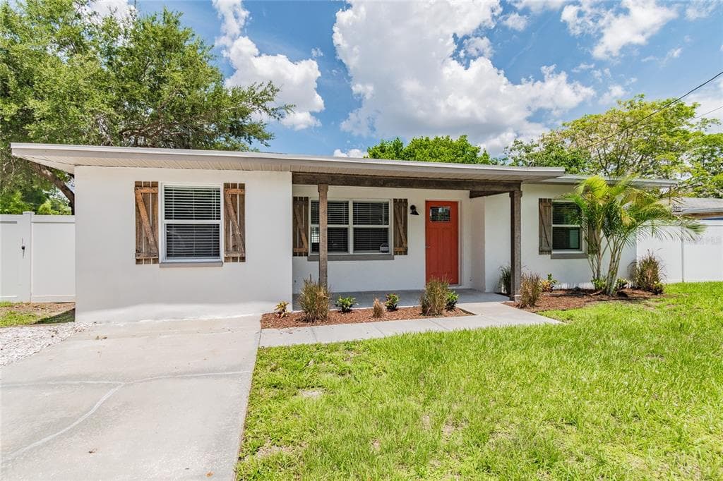 1011 N PADDOCK AVENUE TAMPA, FL 33607