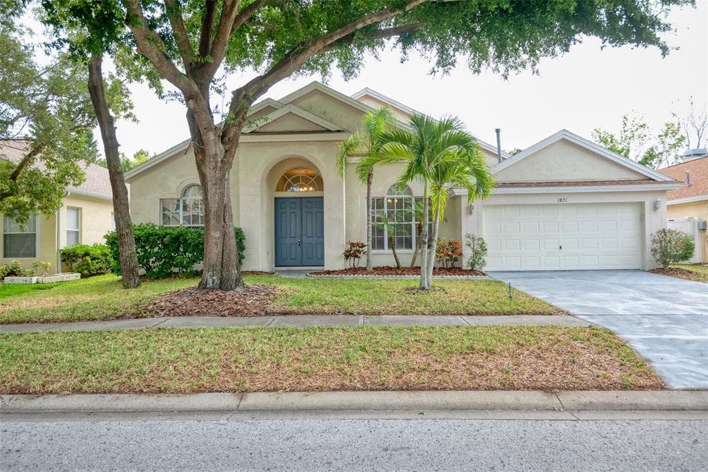 1821 LONGVIEW LANE TARPON SPRINGS, FL 34689