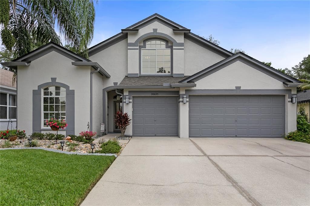 30635 LANESBOROUGH CIRCLE WESLEY CHAPEL, FL 33543