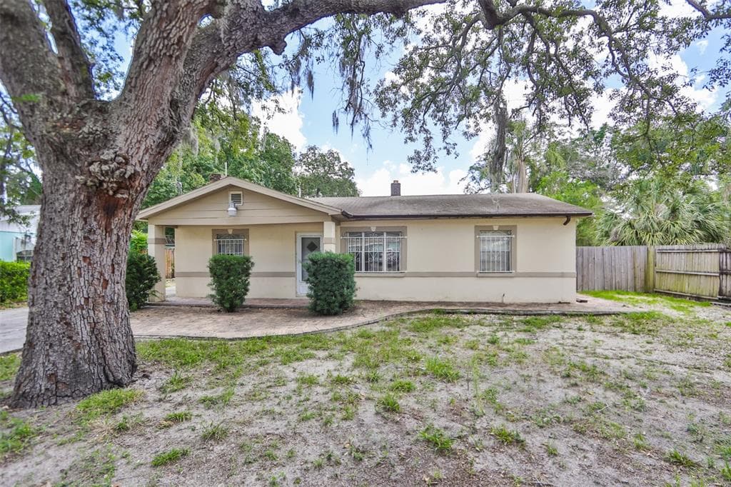 8103 N BOULEVARD TAMPA, FL 33604