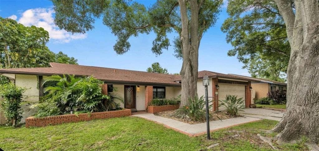 6995 CEDAR RIDGE DRIVE N PINELLAS PARK, FL 33781