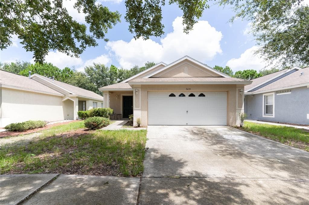 7435 OXFORD GARDEN CIRCLE APOLLO BEACH, FL 33572