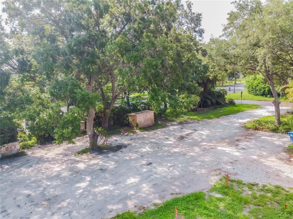 901 41ST AVENUE N ST PETERSBURG, FL 33703