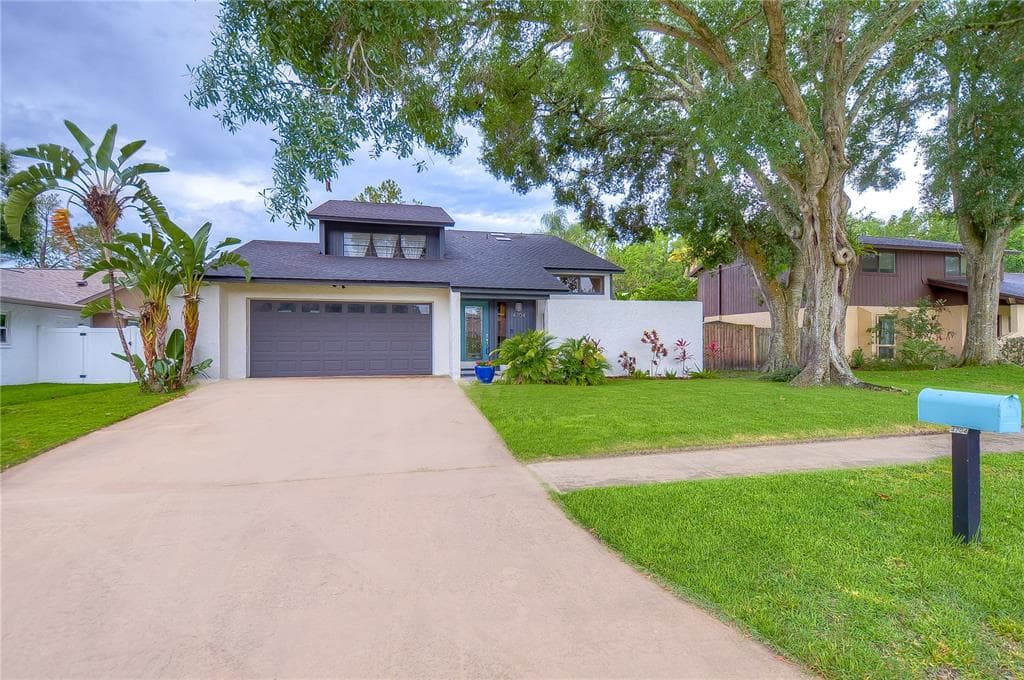 4704 DEERWALK AVENUE TAMPA, FL 33624