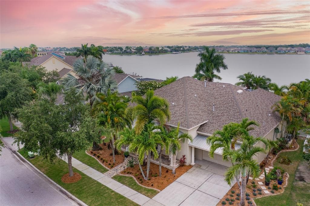 5229 BRIGHTON SHORE DRIVE APOLLO BEACH, FL 33572