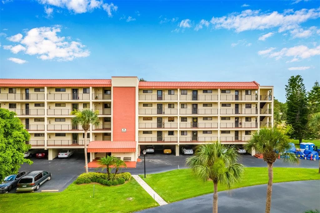 9433 HARBOR GREENS WAY UNIT 307 SEMINOLE, FL 33776