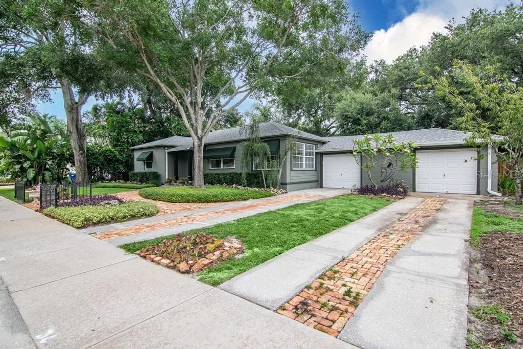 3021 W LAWN AVENUE