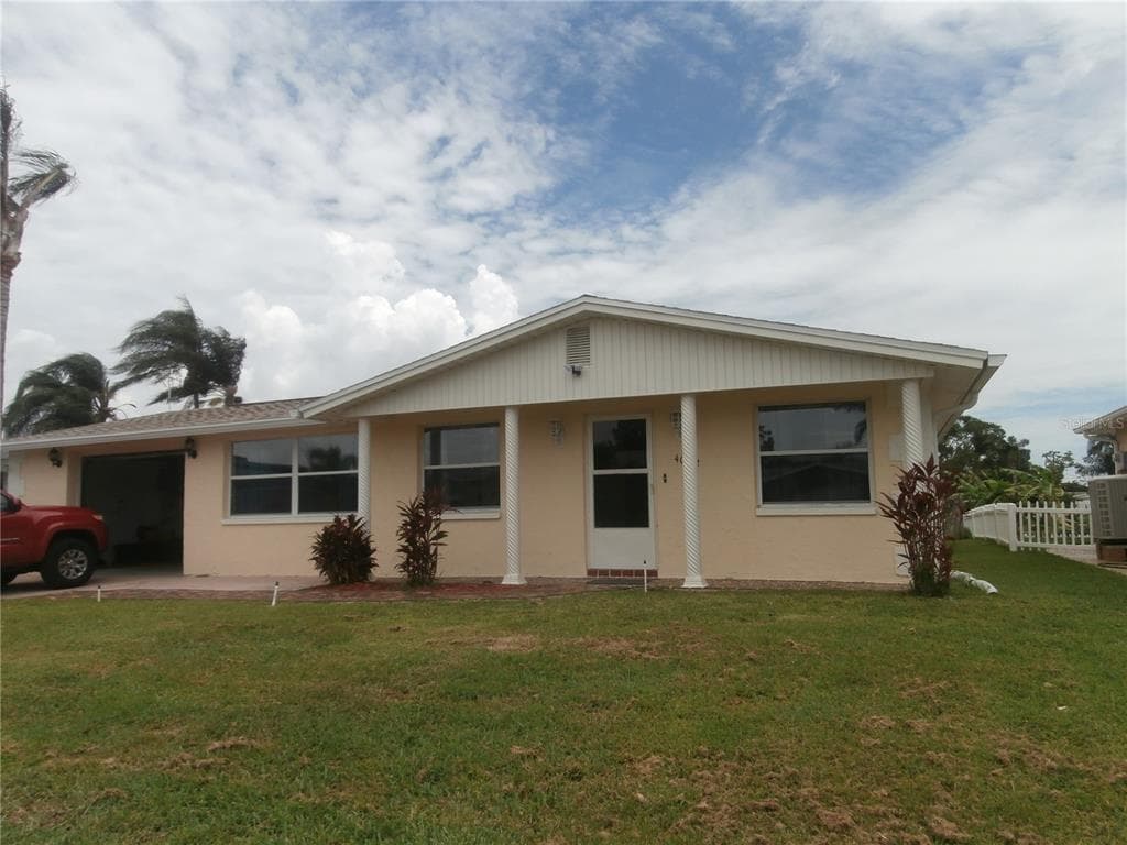 4052 STAR ISLAND DRIVE HOLIDAY, FL 34691