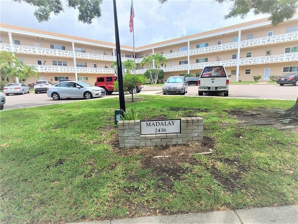2436 RHODESIAN DRIVE UNIT 48 CLEARWATER, FL 33763
