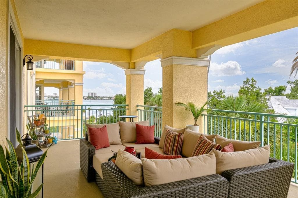 700 N OSCEOLA AVENUE UNIT 403 CLEARWATER, FL 33755