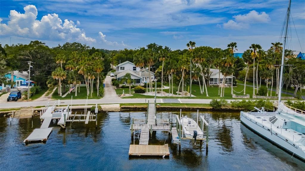 4832 SUNSET BOULEVARD PORT RICHEY, FL 34668