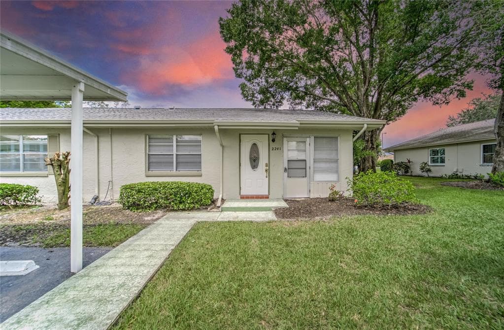 2241 GRENADIER DRIVE SUN CITY CENTER, FL 33573