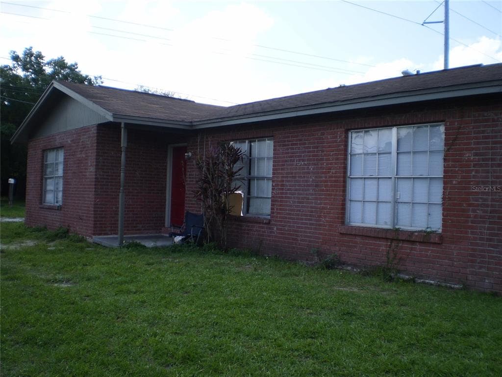 8718 N 26TH STREET TAMPA, FL 33604