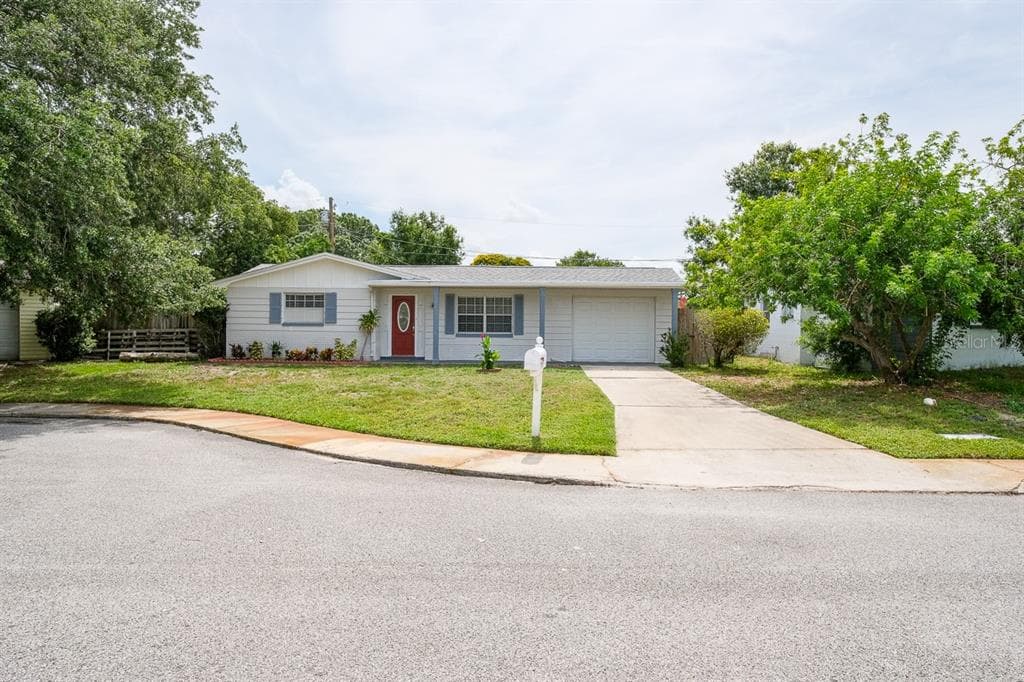3248 COLCHESTER COURT HOLIDAY, FL 34691