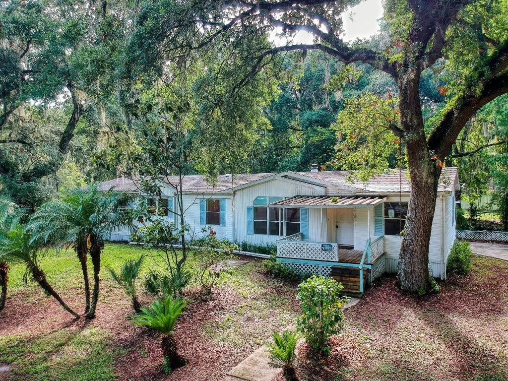 3087 CR 430A LAKE PANASOFFKEE, FL 33538