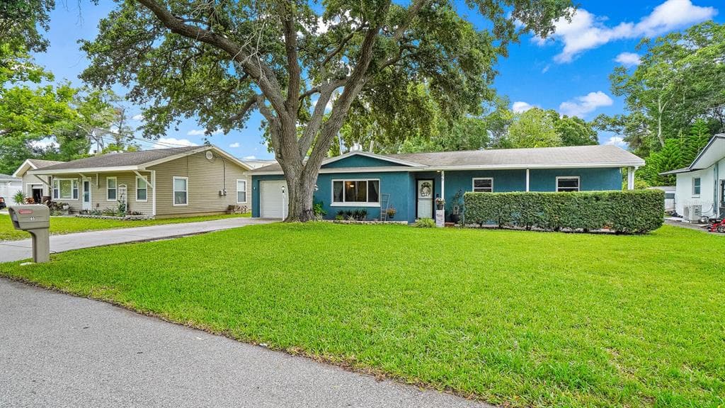 85 LAKE JUDY LEE DRIVE LARGO, FL 33771