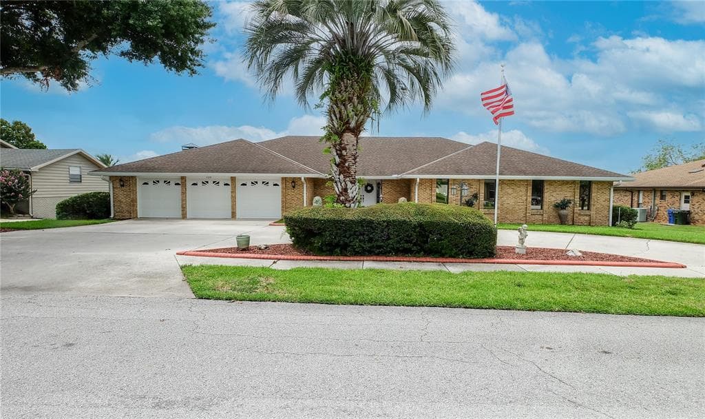 120 MIRROR LANE NW WINTER HAVEN, FL 33881