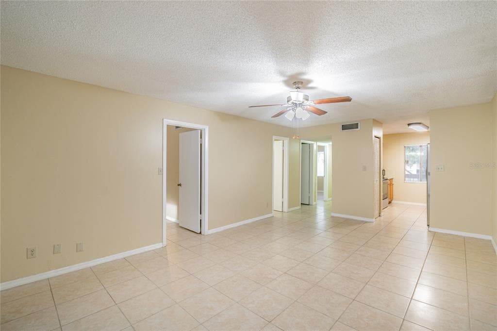 7606 ABBEY LANE UNIT 211 TAMPA, FL 33617