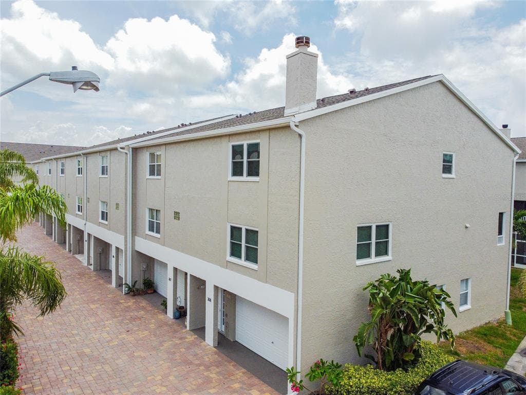 1117 PINELLAS BAYWAY S UNIT 308 TIERRA VERDE, FL 33715