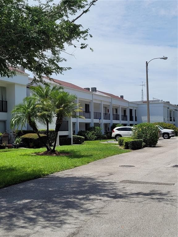 2060 MARILYN STREET UNIT 208 CLEARWATER, FL 33765
