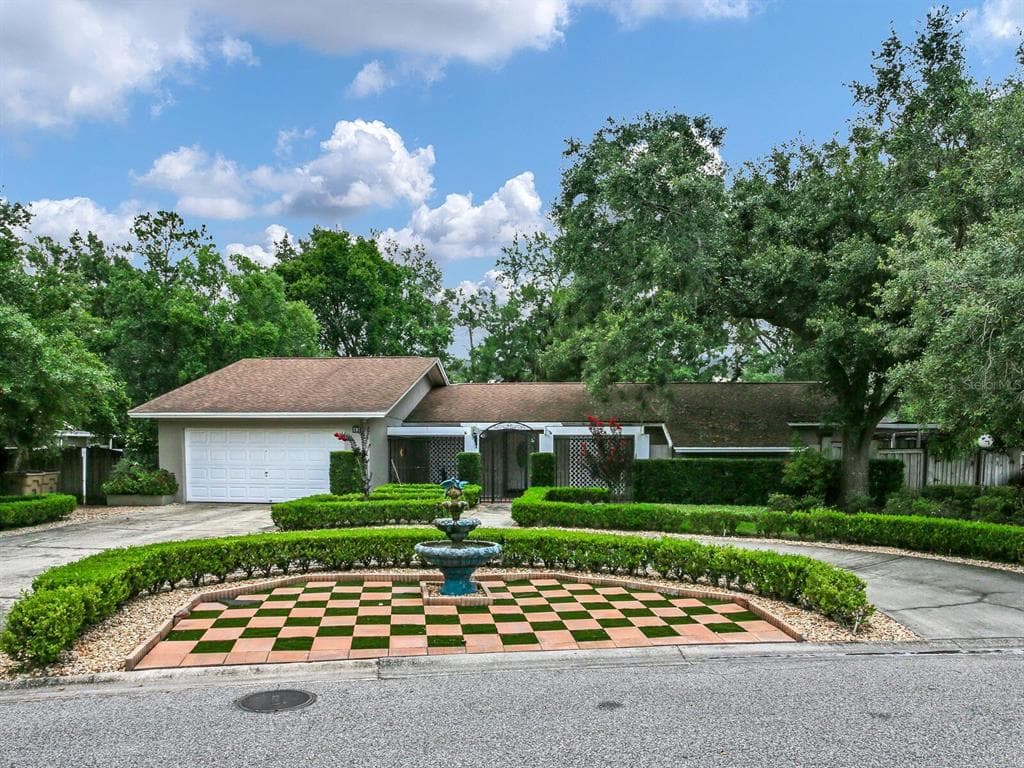 702 ROB ROY PLACE TEMPLE TERRACE, FL 33617