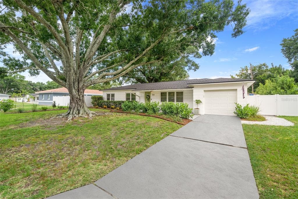5830 15TH WAY N ST PETERSBURG, FL 33703