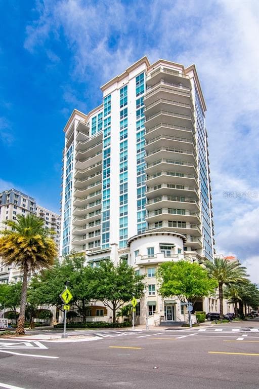 450 KNIGHTS RUN AVENUE UNIT 1104 TAMPA, FL 33602