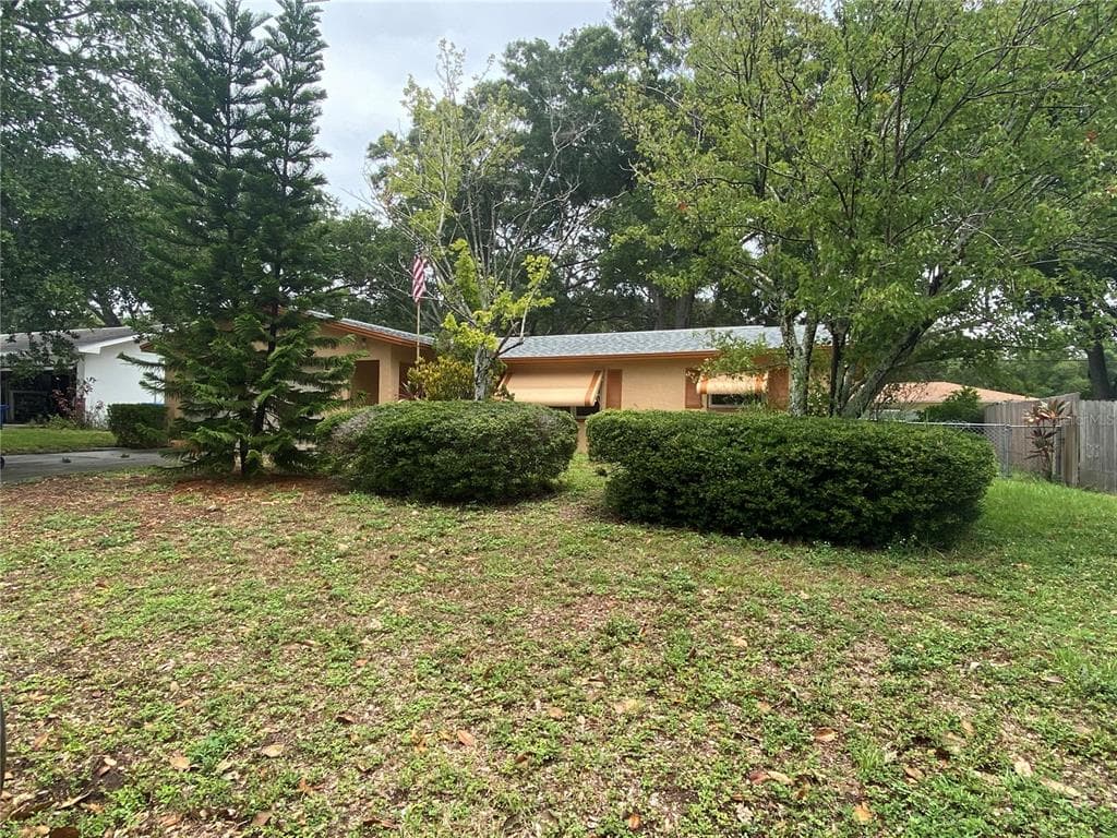 157 TROPIC BOULEVARD W LARGO, FL 33770