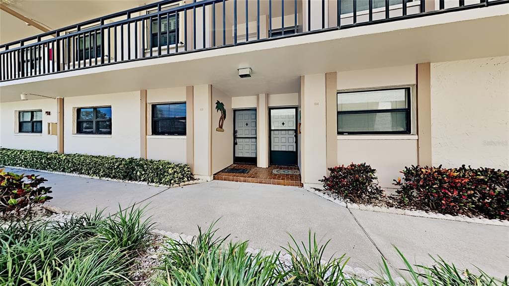 6145 SUN BOULEVARD UNIT 103 ST PETERSBURG, FL 33715