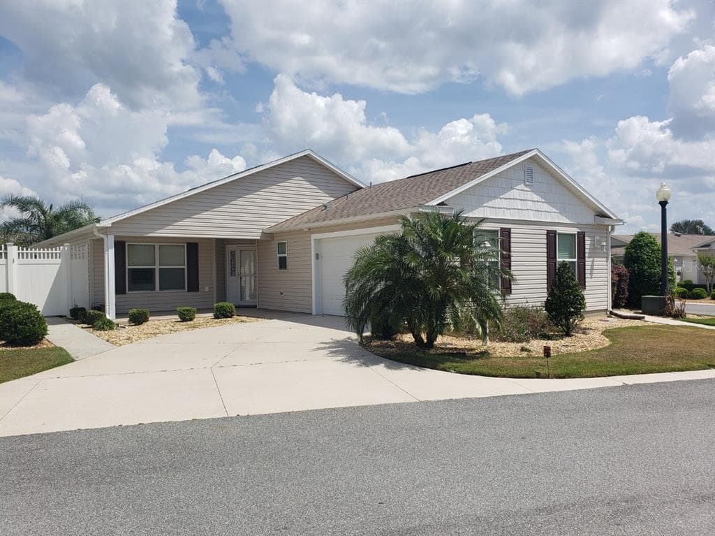 3195 BLYTHILL LANE THE VILLAGES, FL 32163