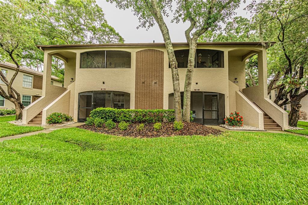 3002 BONAVENTURE CIRCLE UNIT 104
