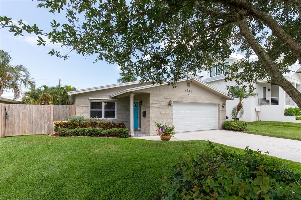 4345 HELENA STREET NE ST PETERSBURG, FL 33703