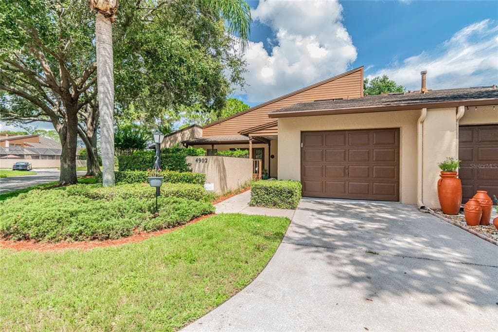 4902 UMBER WAY S TAMPA, FL 33624