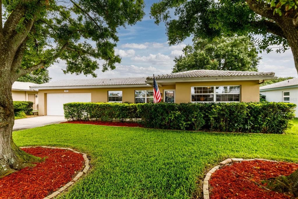 103 98TH AVENUE NE ST PETERSBURG, FL 33702