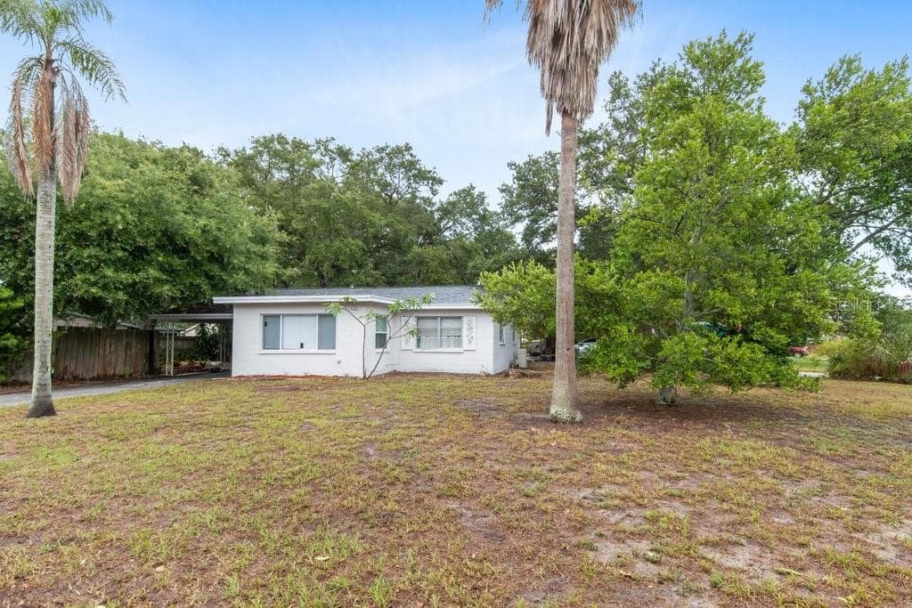 10388 52ND AVENUE N ST PETERSBURG, FL 33708