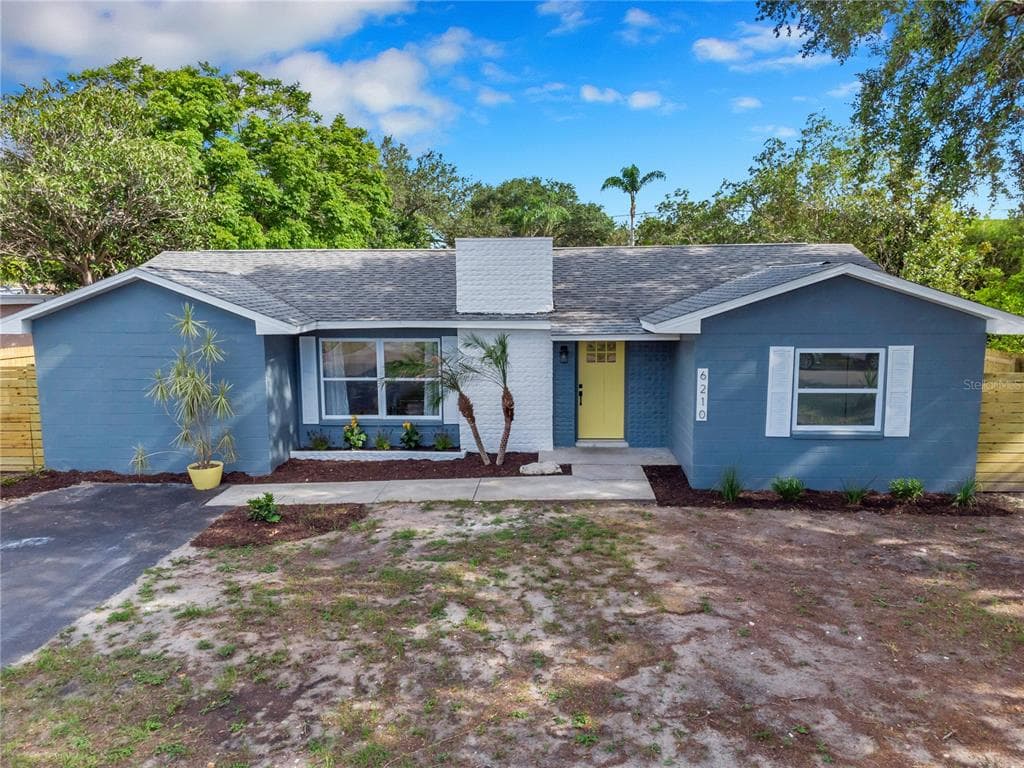 6210 HAMPTON DRIVE N ST PETERSBURG, FL 33710
