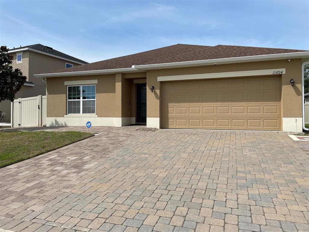23724 COMPANERO DRIVE SORRENTO, FL 32776